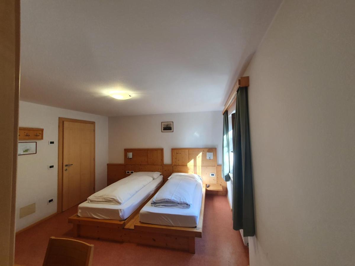 Albergo Bar Ristorante Dolomia Badia  Bagian luar foto